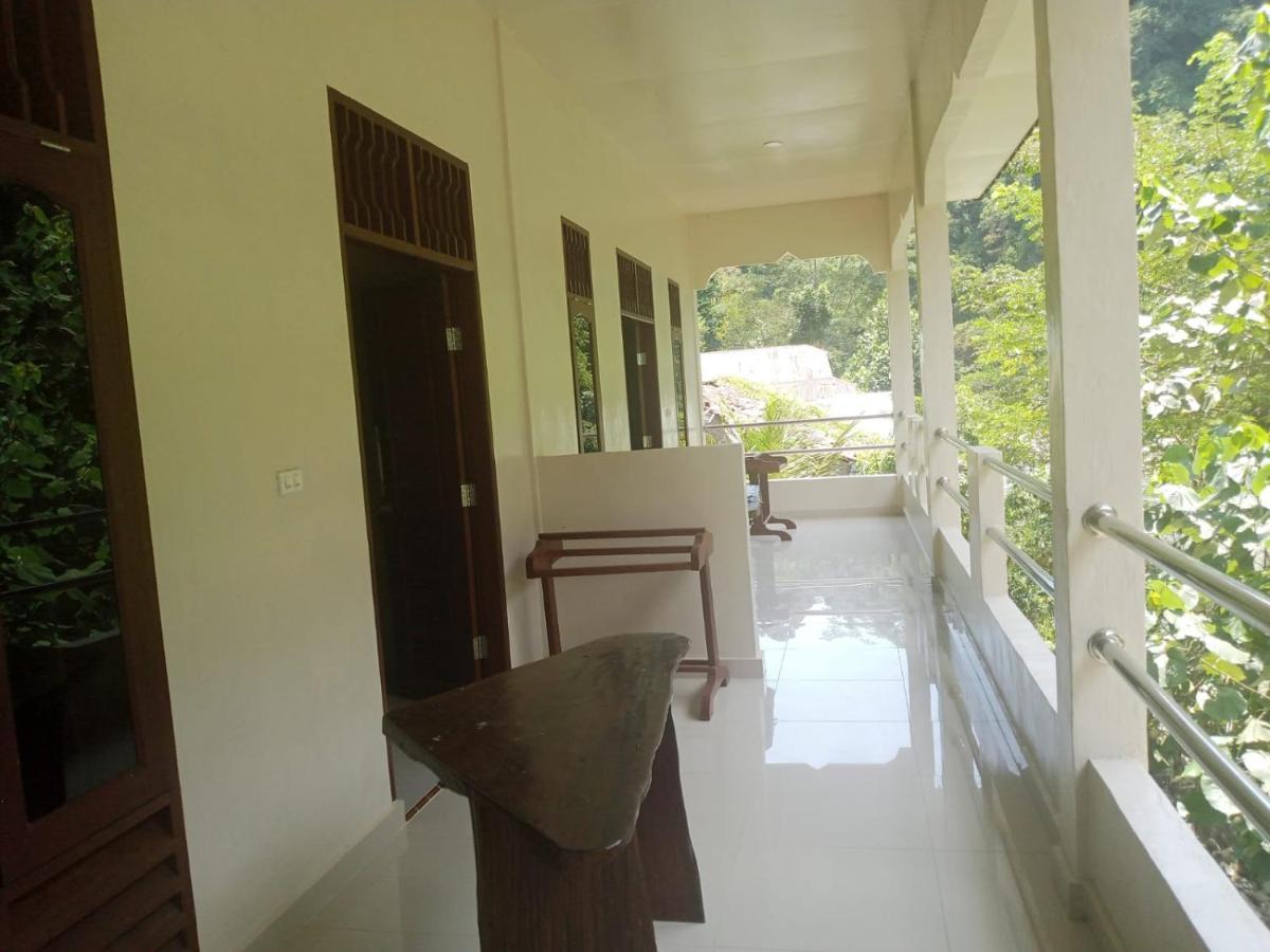 Raja Guest House - Jungle Trekking & Tours Bukit Lawang Sumatra Exterior photo