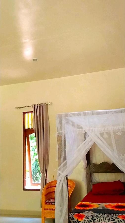 Raja Guest House - Jungle Trekking & Tours Bukit Lawang Sumatra Exterior photo